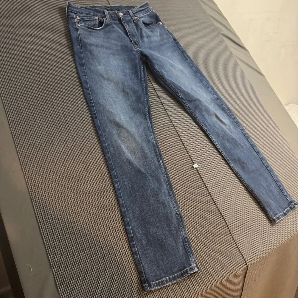 Levis 502 Regular Taper Jeans Mens 30x32 Blue Medium Wash WaterLess Denim